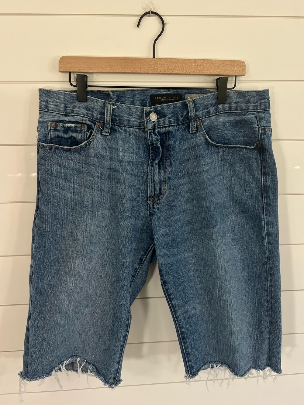 Aeropostale Mens Cut Off Jean Shorts Denim 34 Frayed Hem 100% Cotton - Picture 3 of 10